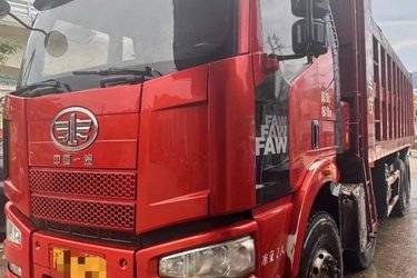 一汽解放 J6L重卡 320马力 8X4 7米自卸车(国五) 前四后八 一汽二手自卸车 黄牌