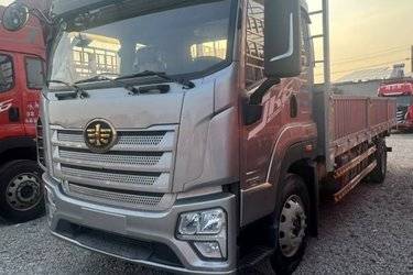 二手青岛解放JK6 6.6L柴油 260马力 4X2 法士特8档 6.2米栏板载货车(国六) 单桥 锡柴二手载货车 黄牌图片