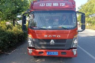 二手中国重汽HOWO 统帅 160马力 4.15米单排轻卡底盘(国六) 单桥 潍柴二手载货车 新能源图片