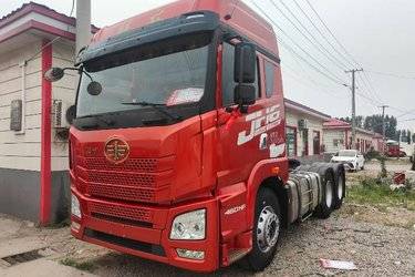 二手青岛解放 JH6重卡 领航版 460马力 4X2牵引车(国五) 单桥 锡柴二手牵引车 黄牌图片