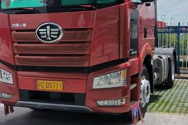 二手一汽解放 新J6P重卡 领航版 460马力 4X2牵引车(国五) 单桥 锡柴二手牵引车 黄牌图片