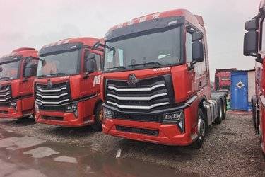 二手中国重汽 HOWO Max重卡 480马力 6X4牵引车(国六) 双驱 潍柴二手牵引车 黄牌图片