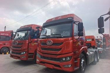 二手青岛解放 悍V重卡 460马力 6X4牵引车(国五) 双驱 潍柴二手牵引车 黄牌图片