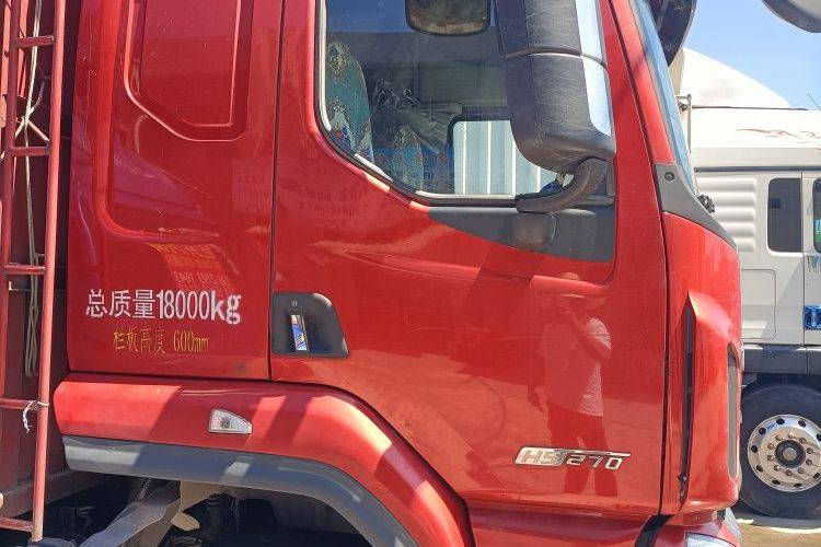 二手东风柳汽乘龙 270马力 载货车