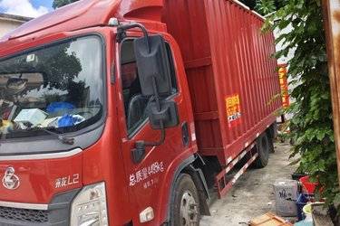 二手东风柳汽 乘龙L2 115马力 4.165米单排厢式轻卡底盘(国五) 单桥 庆铃五十铃二手载货车 蓝牌图片