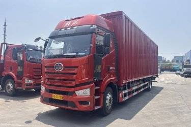 二手一汽解放 J6L中卡 经典版 260马力 4X2 9.75米厢式载货车(国六) 单桥 大柴二手载货车 黄牌图片