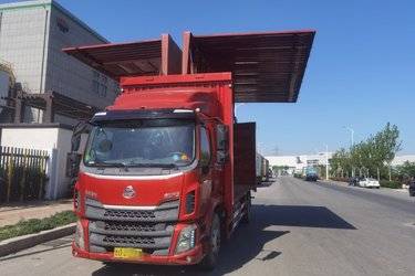 二手东风柳汽 新乘龙M3 200马力 4X2 7.8米翼开启厢式载货车(国六) 单桥 玉柴二手载货车 黄牌图片