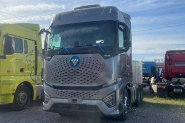 二手福田 欧曼银河 穿越版 660马力 6X4 AMT自动档牵引车(国六) 双驱 康明斯二手牵引车 黄牌图片
