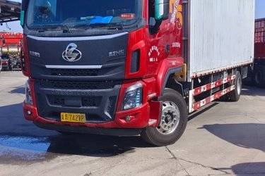 二手东风柳汽 乘龙H5中卡 260马力 4X2 9.7米厢式载货车(国六) 单桥 玉柴二手载货车 黄牌图片