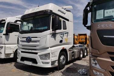 二手一汽解放 J7重卡 560马力 6X4 AMT自动挡牵引车(国六) 双驱 锡柴二手牵引车 黄牌图片
