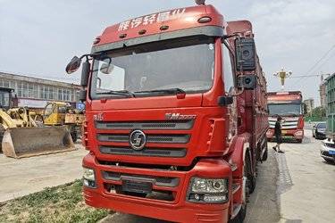 二手陕汽重卡 德龙新M3000 复合版 270马力 6X2 7.8米仓栅式载货车(国五) 前四后四 潍柴二手载货车 黄牌图片