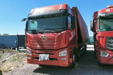 二手青岛解放 JH6 320马力 9.7米AMT自动档厢式载货车(国六) 单桥 锡柴二手载货车 黄牌图片
