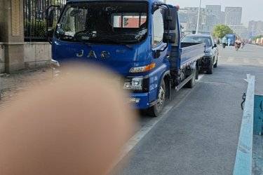 二手江淮 帅铃E中体 130马力 4.18米单排栏板轻卡(国六) 单桥 安徽康明斯二手载货车 蓝牌图片