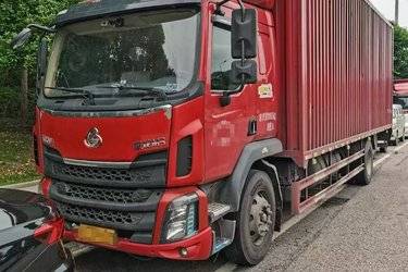 二手东风柳汽 新乘龙M3中卡 200马力 4X2 7.8米厢式载货车(国六) 单桥 东风二手载货车 黄牌