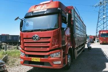二手一汽解放 J6L 精英版 300马力 4X2 6.75米仓栅式载货车(国六) 单桥 锡柴二手载货车 黄牌图片