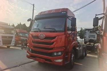 二手青岛解放 悍V重卡 460马力 6X4牵引车(国五) 双驱 潍柴二手牵引车 黄牌图片