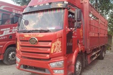 二手一汽解放 J6L中卡 精英版 240马力 4X2 6.75米仓栅式载货车(国五) 单桥 锡柴二手载货车 黄牌图片