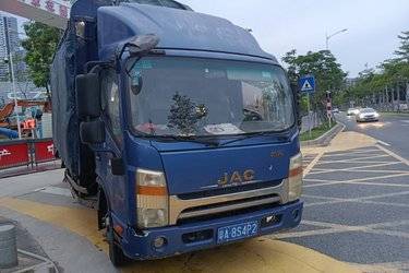 二手江淮 帅铃H330 141马力 4.18米单排仓栅式轻卡(国四) 单桥 康明斯二手载货车 蓝牌图片