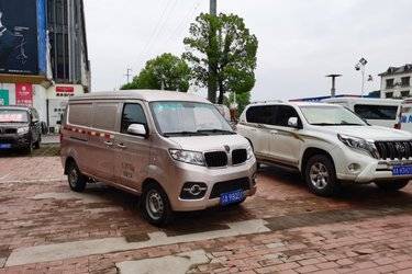 二手金杯 小海狮X30 2019款 厢货舒适型 102马力 1.5L 5/2座面包车(国六)二手封闭货车前置后驱图片