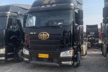 二手一汽解放 新J6P重卡 定制版 480马力 4X2 AMT自动挡牵引车(国六) 单桥 潍柴二手牵引车 黄牌图片