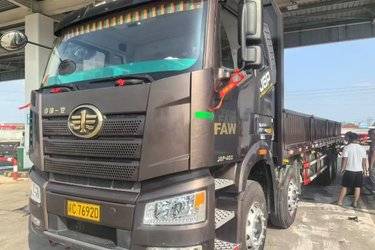 二手一汽解放 新J6P重卡 质惠版 460马力 8X4 9.4米栏板载货车(国六) 前四后八 锡柴二手载货车 黄牌图片