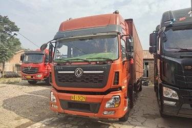 二手东风商用车 天龙VL重卡 245马力 6X2 9.6米厢式载货车(国五) 前四后四 雷诺二手载货车 黄牌图片