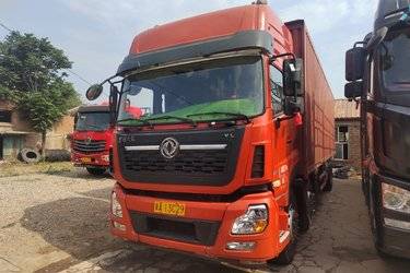 二手东风商用车 天龙VL重卡 245马力 6X2 9.6米厢式载货车(国五) 前四后四 雷诺二手载货车 黄牌图片