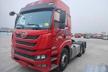 二手青岛解放 悍VH 460马力 6X4 牵引车(国六) 双驱 潍柴二手牵引车 黄牌图片