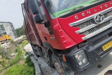 二手上汽红岩 杰狮重卡 390马力 8X4 7.8米自卸车(国五) 前四后八 南京依维柯二手自卸车 黄牌图片