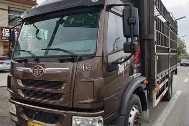 二手解放 麟VH 190马力 5.4米排半仓栅式载货车(潍柴)(国五) 单桥 潍柴二手载货车 黄牌图片