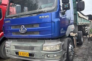 二手东风柳汽 乘龙M5重卡 280马力 4X2牵引车(国五) 单桥 玉柴二手牵引车 黄牌图片