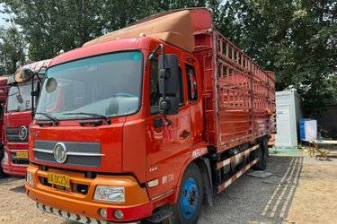 二手东风商用车 天锦中卡 160马力 4X2 6.75米仓栅式载货车(国五) 单桥 东风康明斯二手载货车 黄牌图片
