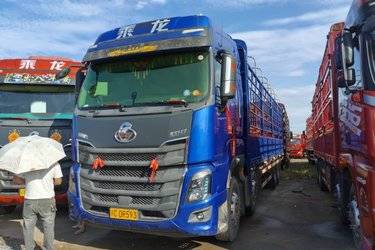 二手东风柳汽 乘龙H7重卡 480马力 8X4 9.6米仓栅式载货车(国五) 前四后八 玉柴二手载货车 黄牌图片