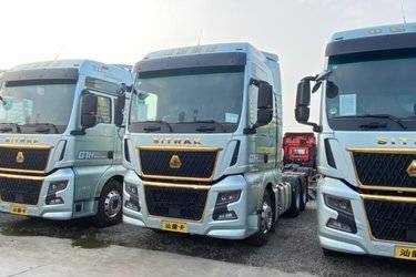 二手中国重汽 汕德卡SITRAK G7H重卡 570马力 6X4 AMT自动档牵引车(国六) 双驱 曼二手牵引车 黄牌