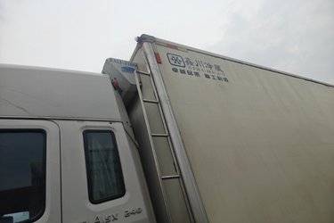 二手江淮 格尔发A5X重卡 240马力 6X2 7.8米厢式载货车(国五) 前四后四 玉柴二手载货车 黄牌图片