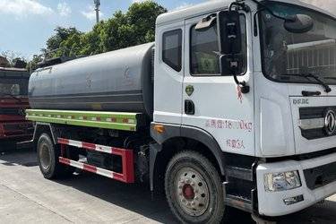 二手洒水车/喷洒车 东风多利卡 多利卡D9 200 8.6 6X2图片