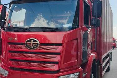 二手一汽解放 J6L中卡 精英版 240马力 4X2 6.8米厢式载货车(国五) 单桥 锡柴二手载货车 黄牌图片