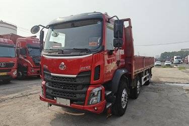 二手东风柳汽 新乘龙M3 260马力 6X2 6.8米栏板载货车(国六) 前四后四 玉柴二手载货车 黄牌图片