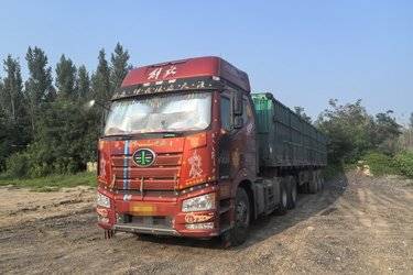 二手一汽解放 J6P重卡 新北方版 420马力 6X4牵引车(国五) 双驱 锡柴二手牵引车 黄牌