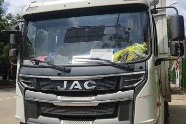 二手江淮 格尔发A5LIII中卡 220马力 4X2 7.8米厢式载货车(国五) 单桥 云内动力二手载货车 黄牌