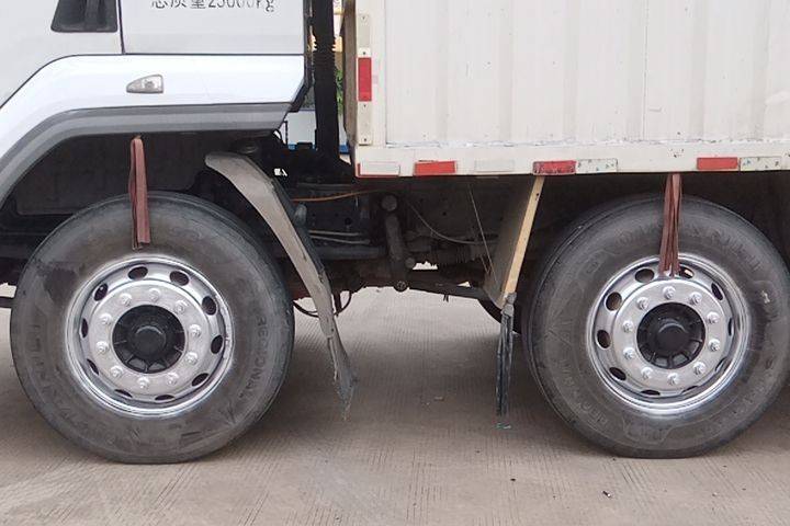 二手东风柳汽乘龙 270马力 载货车