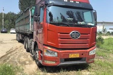 二手一汽解放 J6P重卡 质惠版 420马力 6X4牵引车(国五) 双驱 锡柴二手牵引车 黄牌