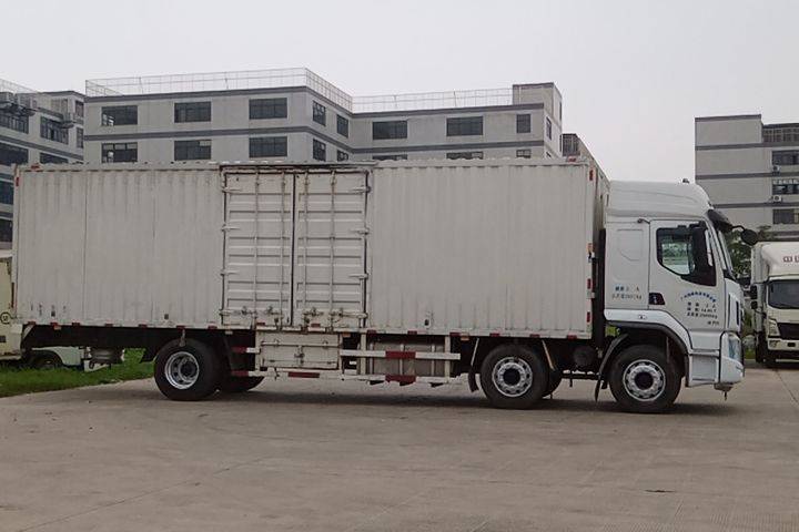 二手东风柳汽乘龙 270马力 载货车