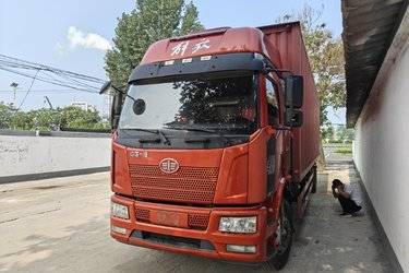 二手一汽解放 J6L中卡 经典版 240马力 4X2 9.7米厢式载货车(国六) 单桥 锡柴二手载货车 黄牌图片