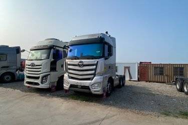 二手福田 欧曼EST 6系重卡 560马力 6X4牵引车(液缓)(国五) 双驱 福田康明斯二手牵引车 黄牌图片