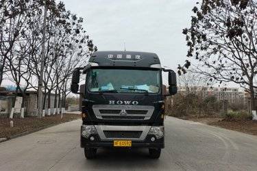 二手中国重汽 HOWO T5G重卡 340马力 8X4 9.52米厢式载货车(国五) 前四后八 曼二手载货车 黄牌图片