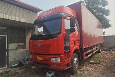 二手一汽解放 J6L中卡 经典版 240马力 4X2 9.7米厢式载货车(国六) 单桥 锡柴二手载货车 黄牌图片