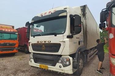 二手中国重汽 HOWO TX5 旗舰版 290马力 4X2 9.8米AMT自动档厢式载货车(国六) 单桥 曼二手载货车 黄牌图片