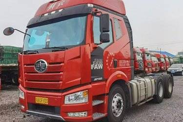 二手一汽解放 新J6P重卡 质惠版 520马力 6X4 牵引车(国六) 双驱 锡柴二手牵引车 黄牌图片