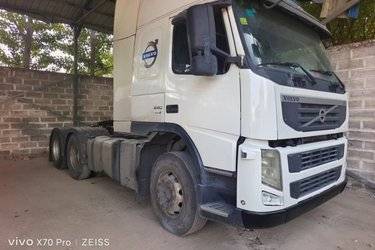 二手沃尔沃 FH重卡 440马力 6X2 牵引车 (国四) 双驱 沃尔沃二手牵引车 黄牌图片